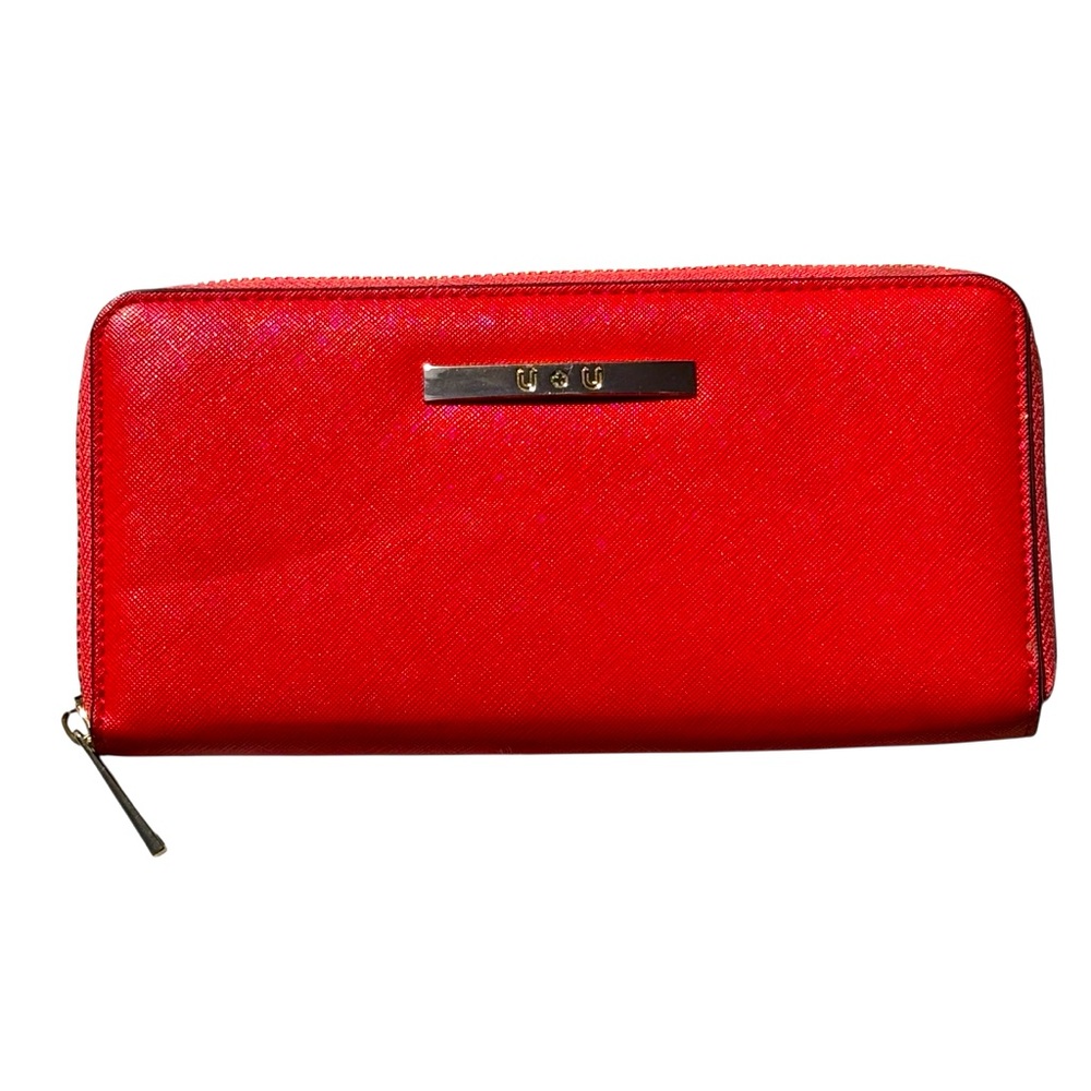 U + U Red Pebble Wallet